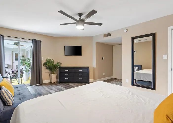 Holiday home Getaway Parkwest Pool - Getaway-pool - Stadium- Westgate- King Bed Glendale