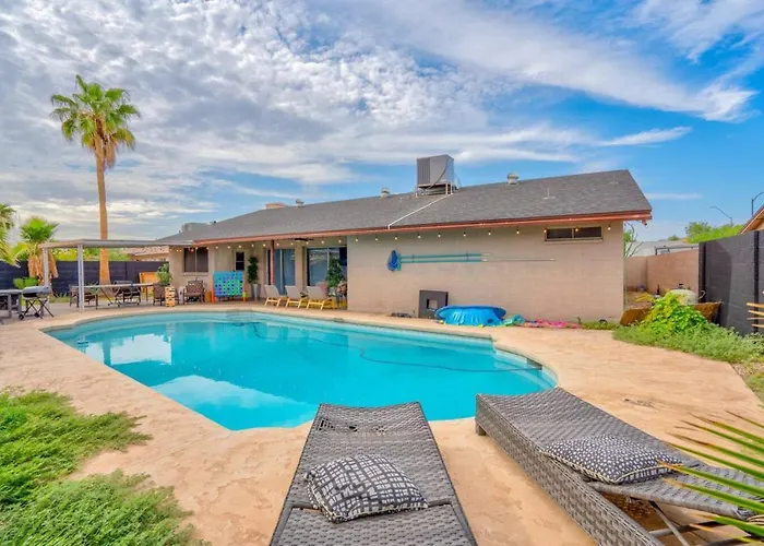 Getaway Parkwest Pool - Getaway-pool - Stadium- Westgate- King Bed * Glendale