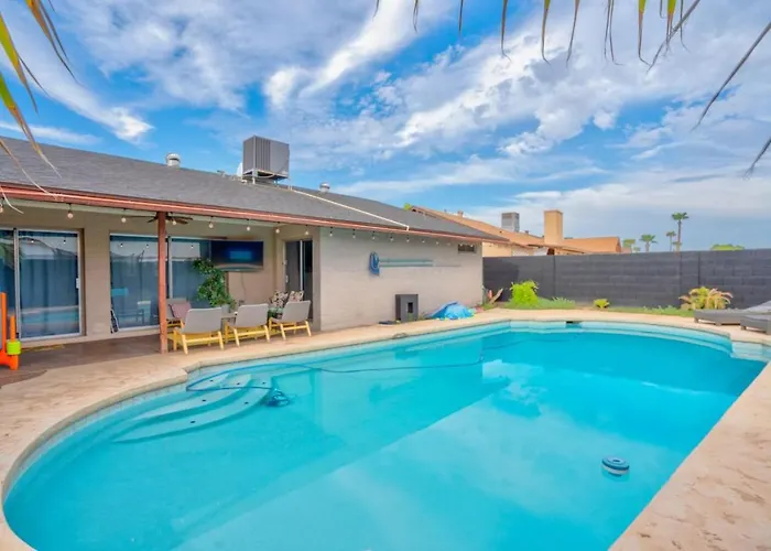 Getaway Parkwest Pool - Getaway-pool - Stadium- Westgate- King Bed Holiday home *