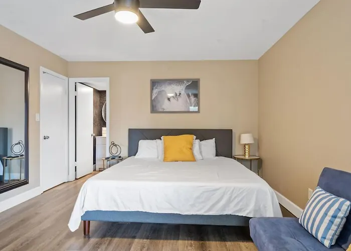 Getaway Parkwest Pool - Getaway-pool - Stadium- Westgate- King Bed Holiday home
