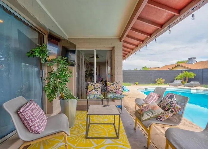 Getaway Parkwest Pool - Getaway-pool - Stadium- Westgate- King Bed Glendale