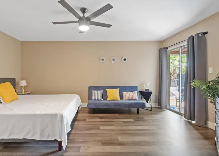 Getaway Parkwest Pool - Getaway-pool - Stadium- Westgate- King Bed Holiday home *